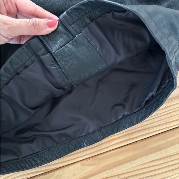 Vintage Black Leather High-Waisted Mini Skirt w/ Belt – Size 7/8 - Picture 7 of 11